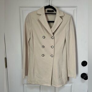 St. John Pearl button long line knit blazer jacket cream size 6 17.5” P2P